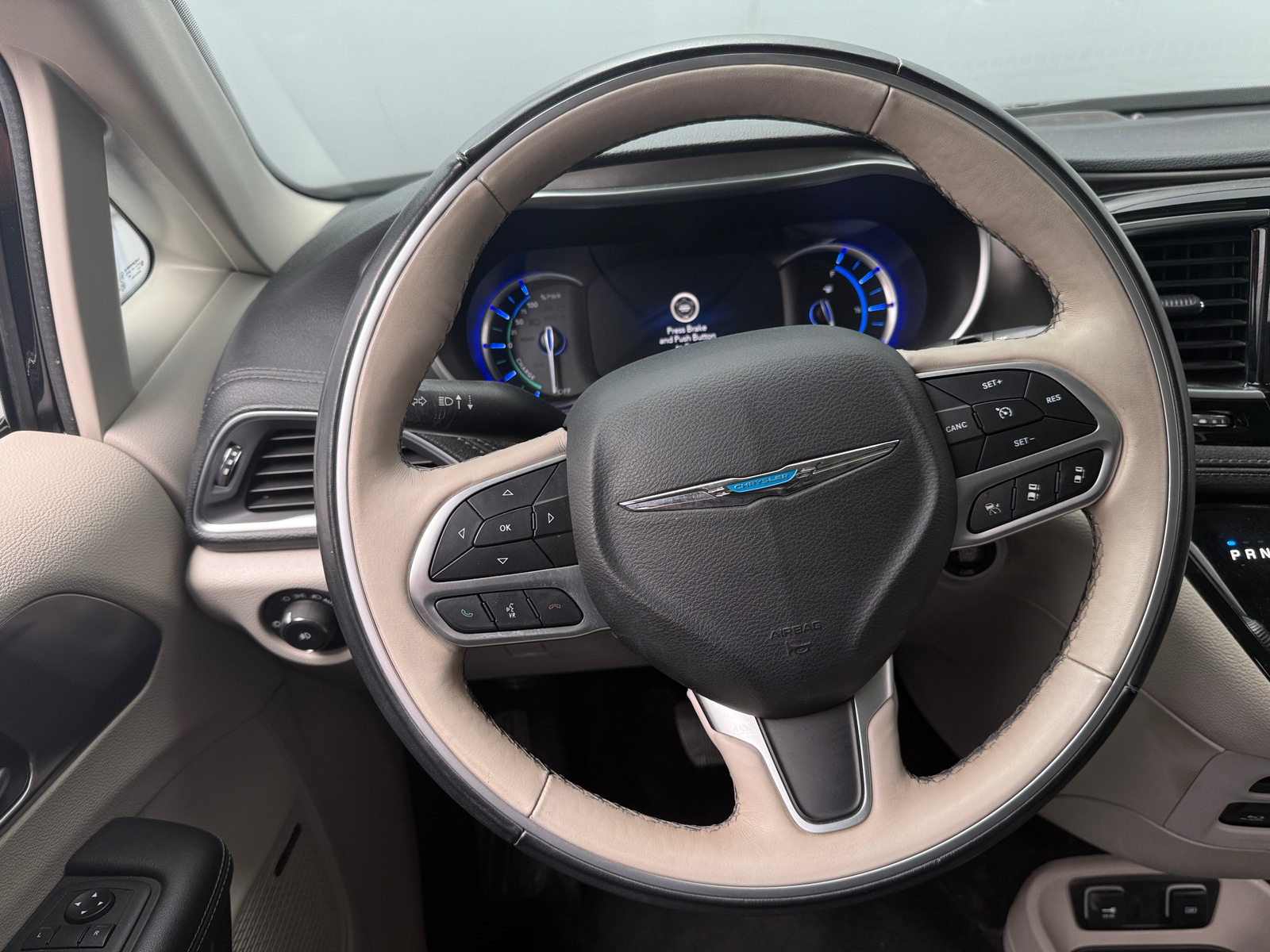 Thumbnail: 2018 Chrysler Pacifica - 4