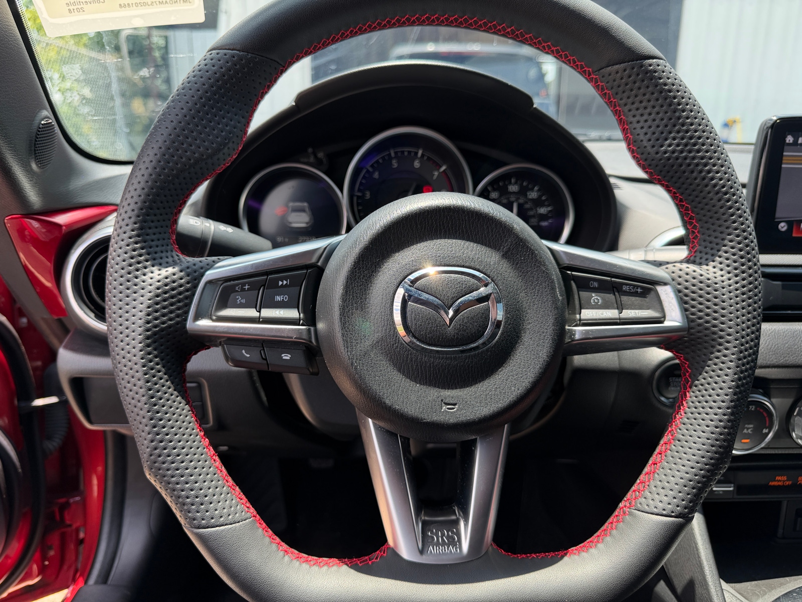 Thumbnail: 2018 Mazda MX-5 Miata - 4