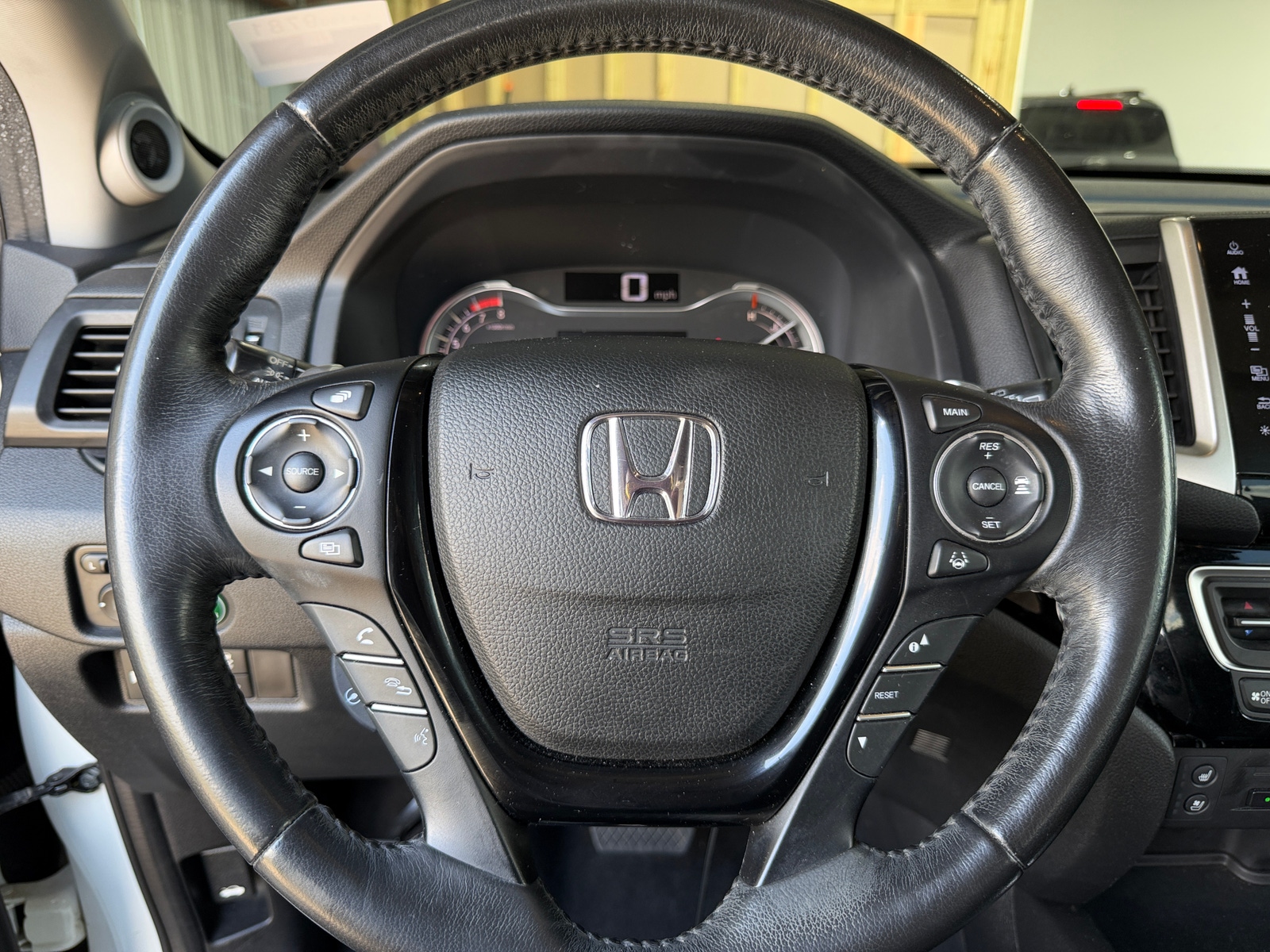 Thumbnail: 2017 Honda Pilot - 4