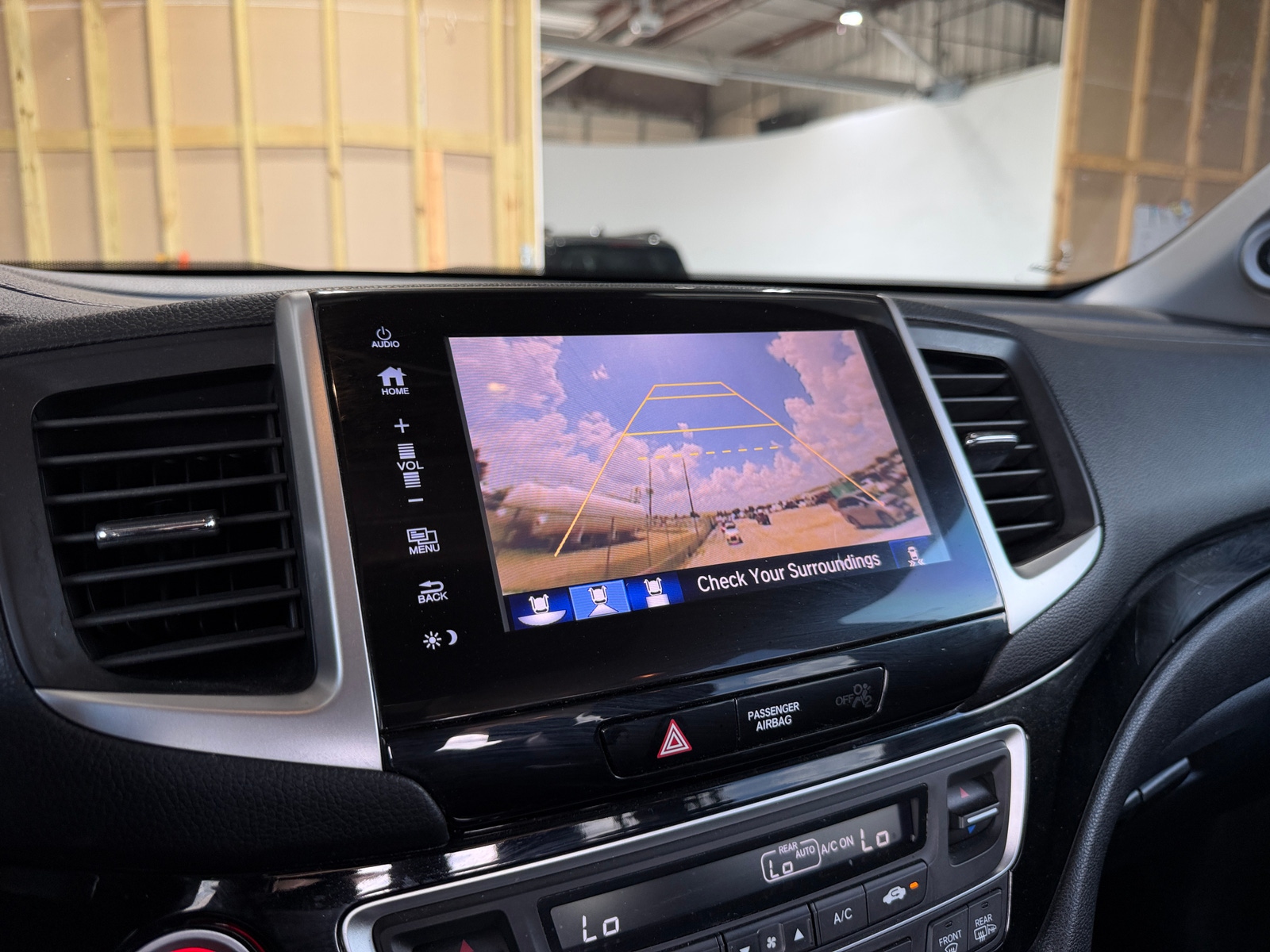 Thumbnail: 2017 Honda Pilot - 3