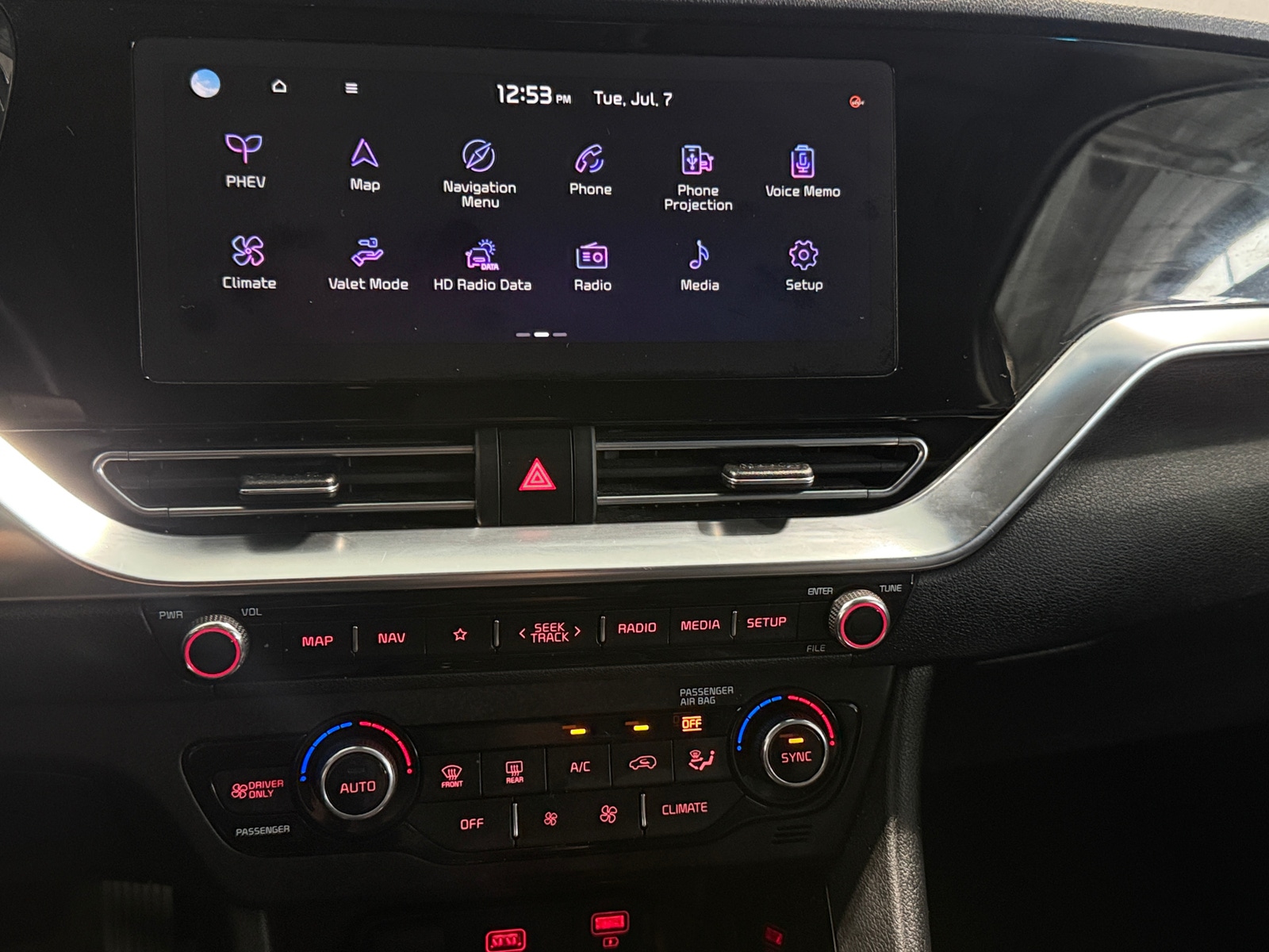 Thumbnail: 2020 Kia Niro - 3