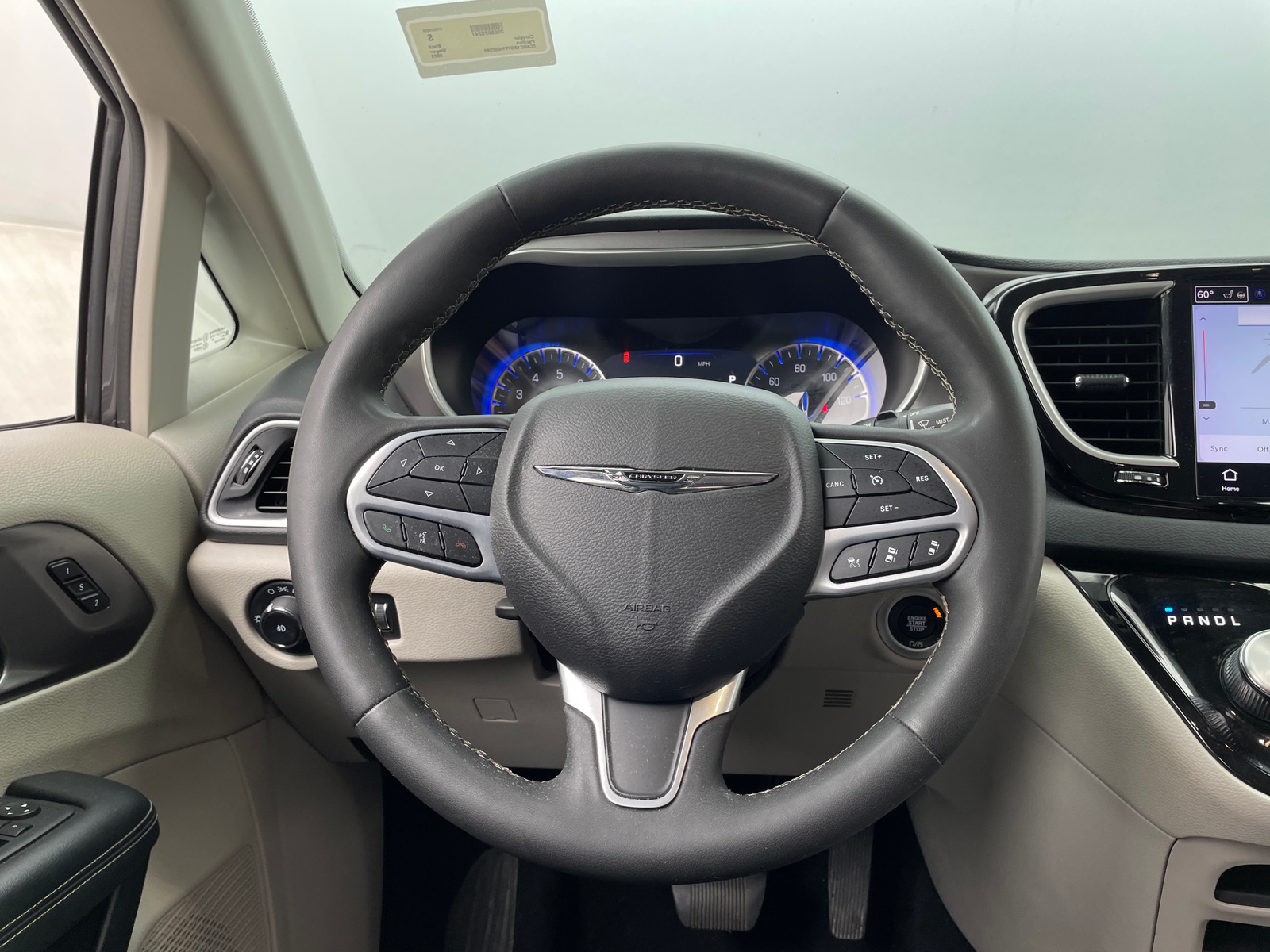 Thumbnail: 2023 Chrysler Pacifica - 4