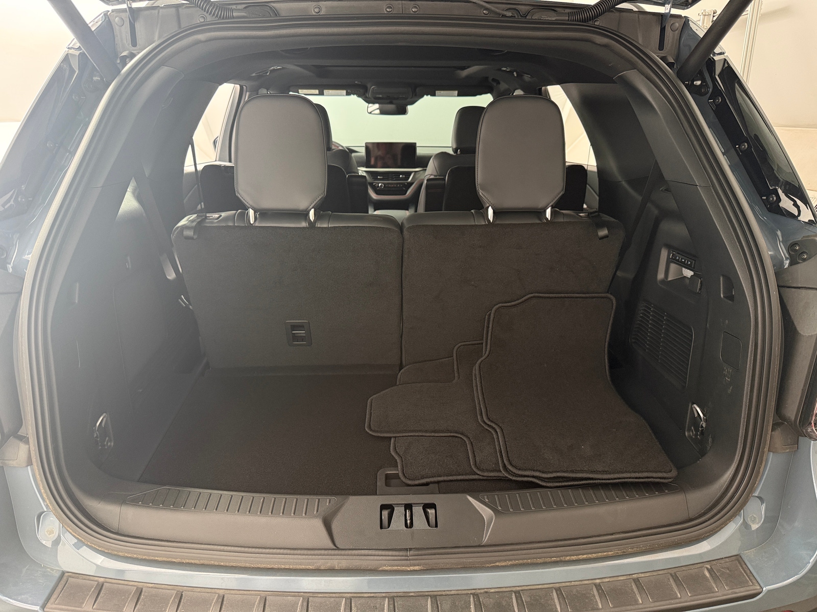 Thumbnail: 2026 Ford Explorer - 6