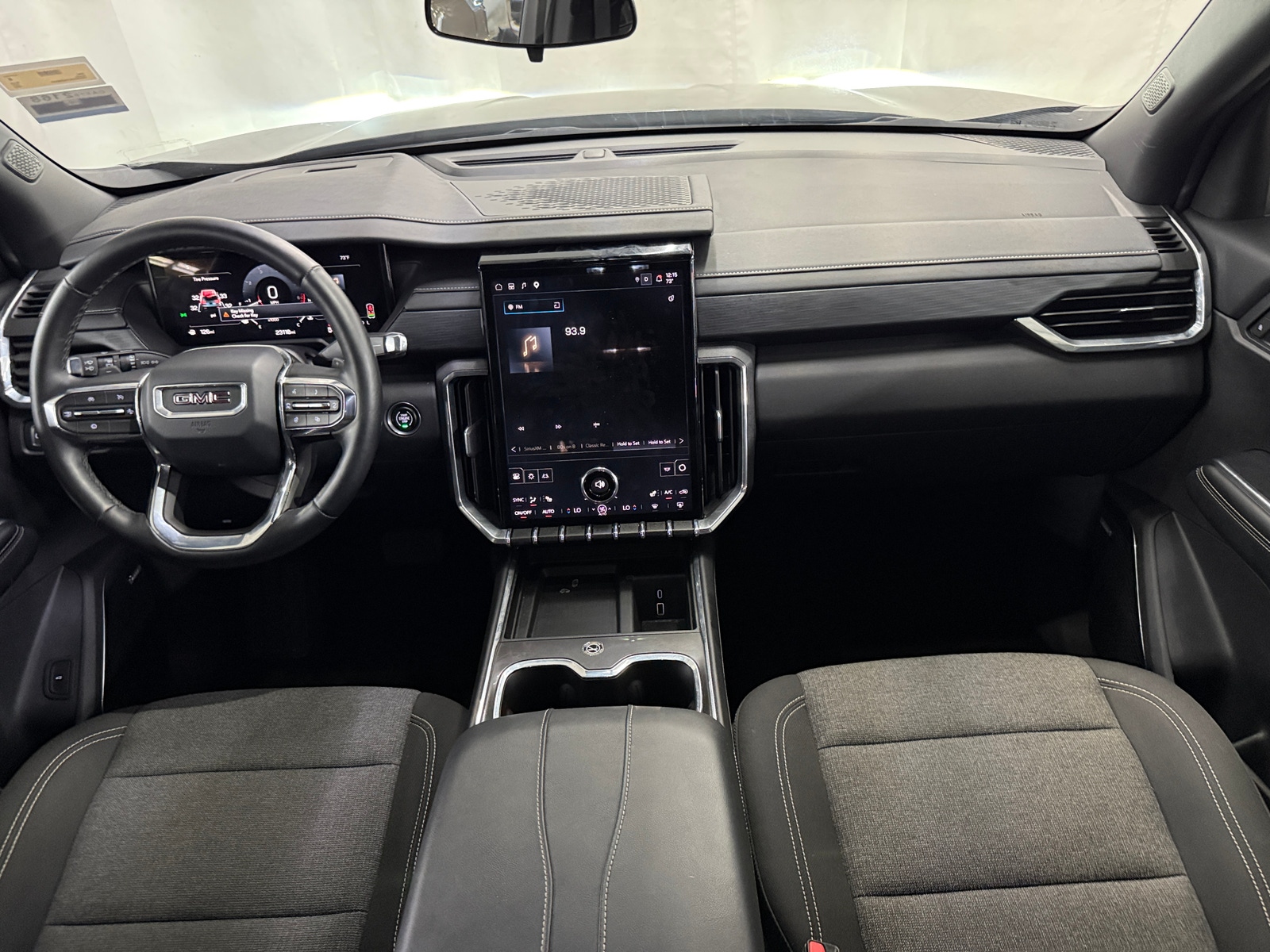 Thumbnail: 2025 GMC Acadia - 3