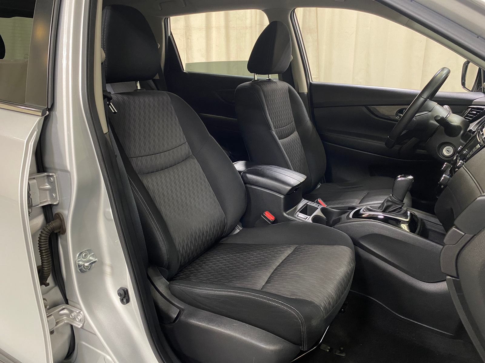 Thumbnail: 2018 Nissan Rogue - 2