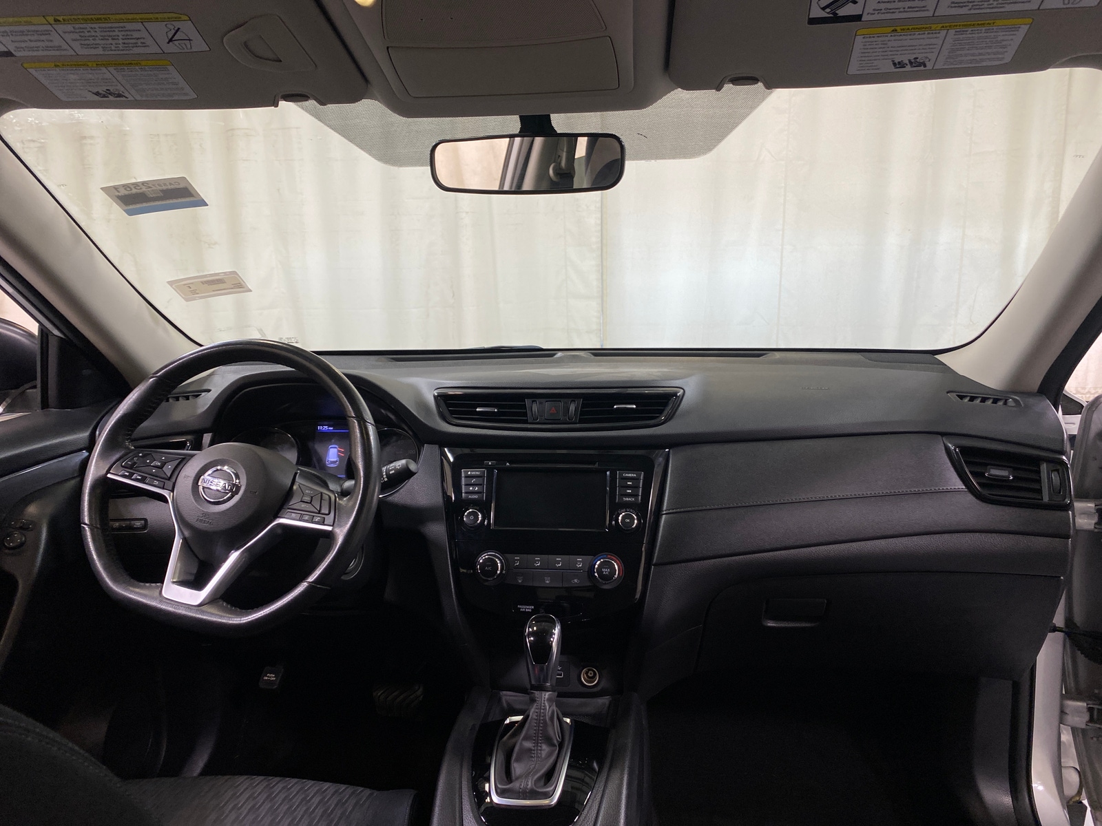 Thumbnail: 2018 Nissan Rogue - 3