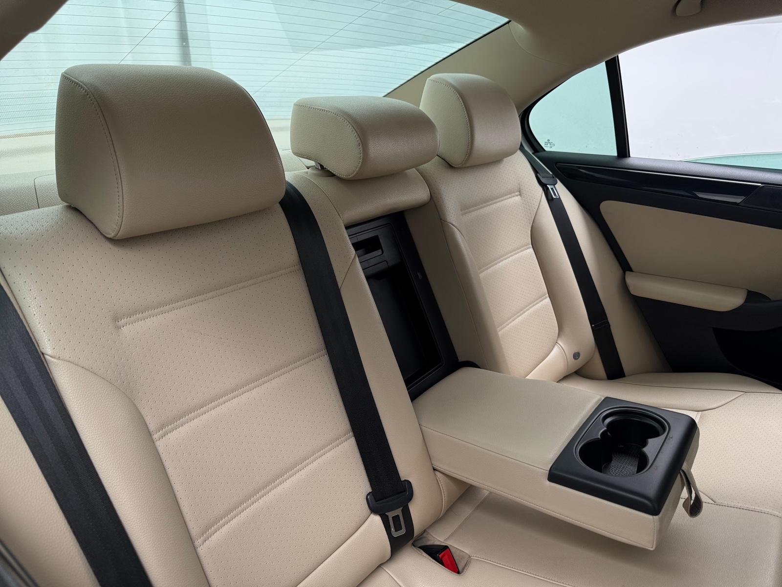 Thumbnail: 2016 Volkswagen Jetta - 6