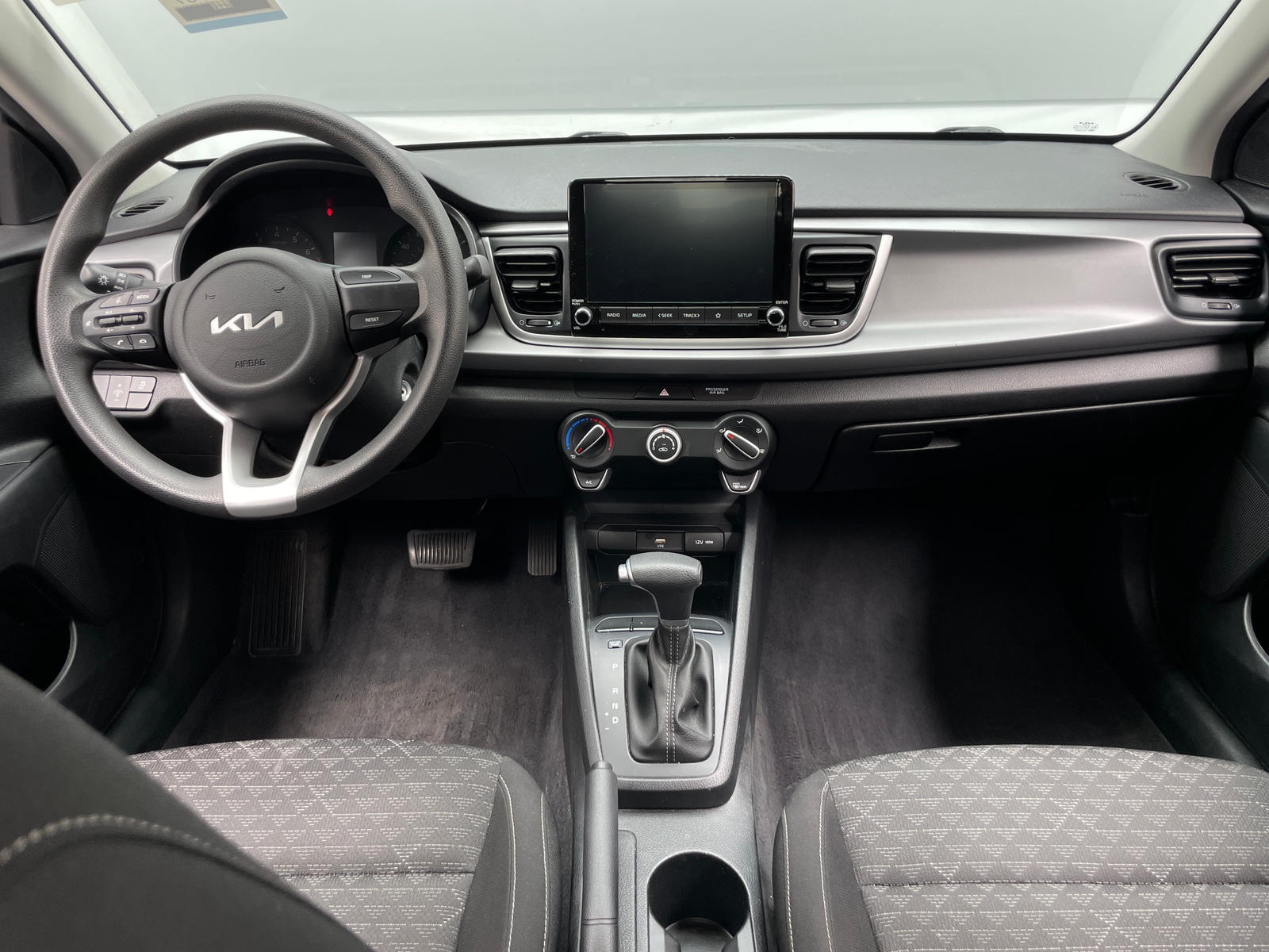 Thumbnail: 2023 Kia Rio - 3