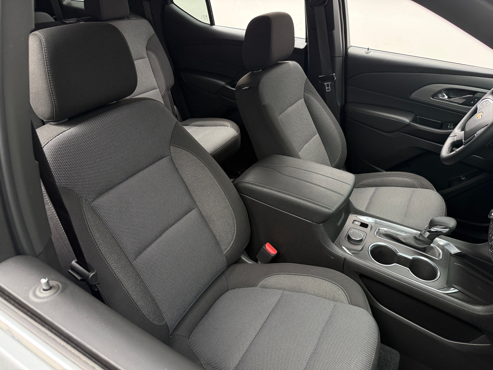 Thumbnail: 2023 Chevrolet Traverse - 2