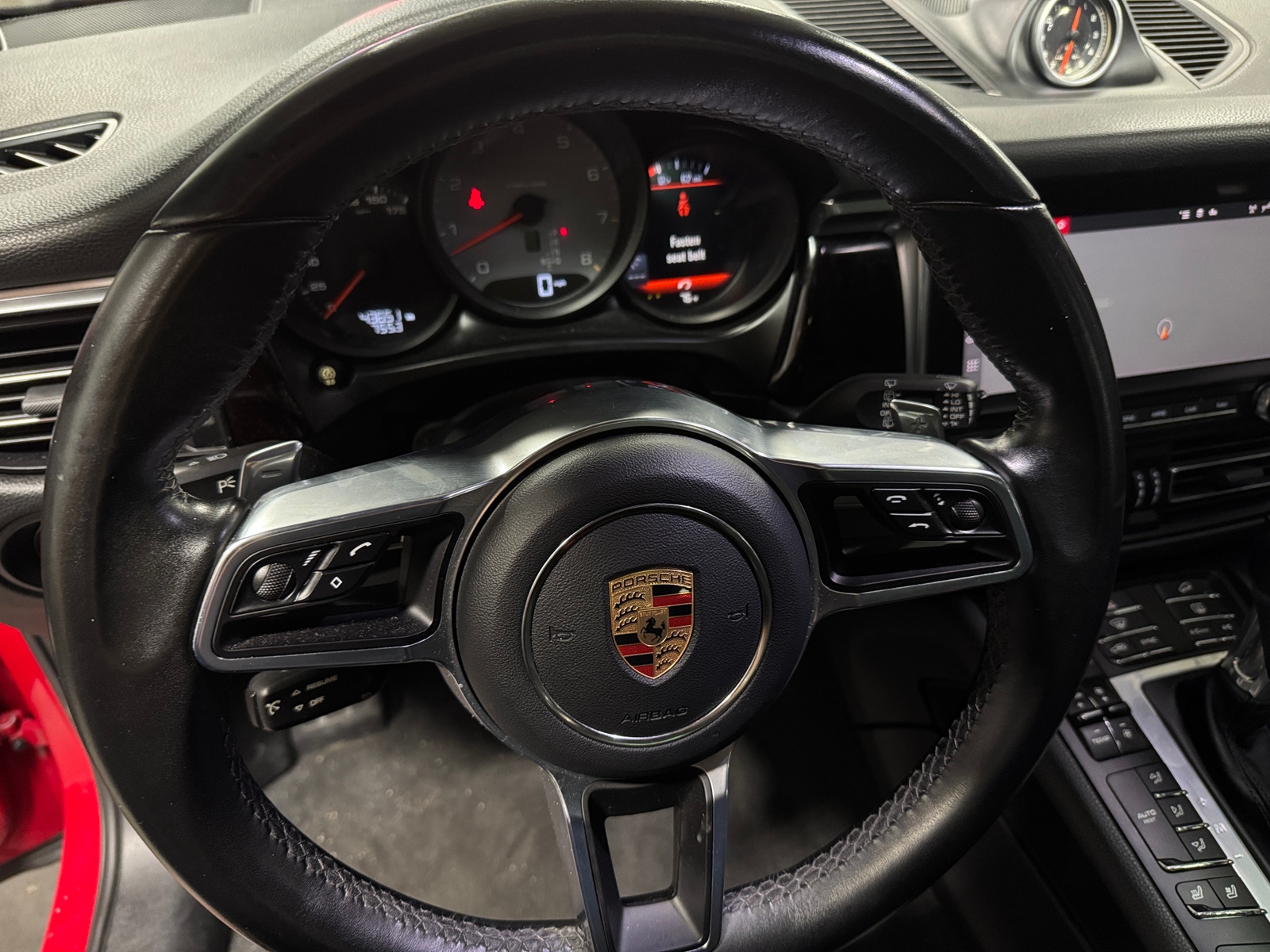 Thumbnail: 2020 Porsche Macan - 4
