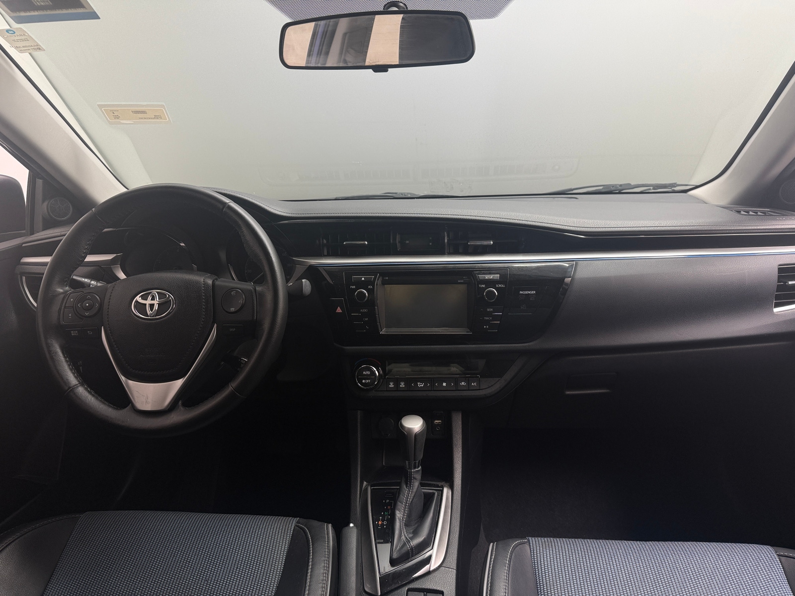 Thumbnail: 2015 Toyota Corolla - 3