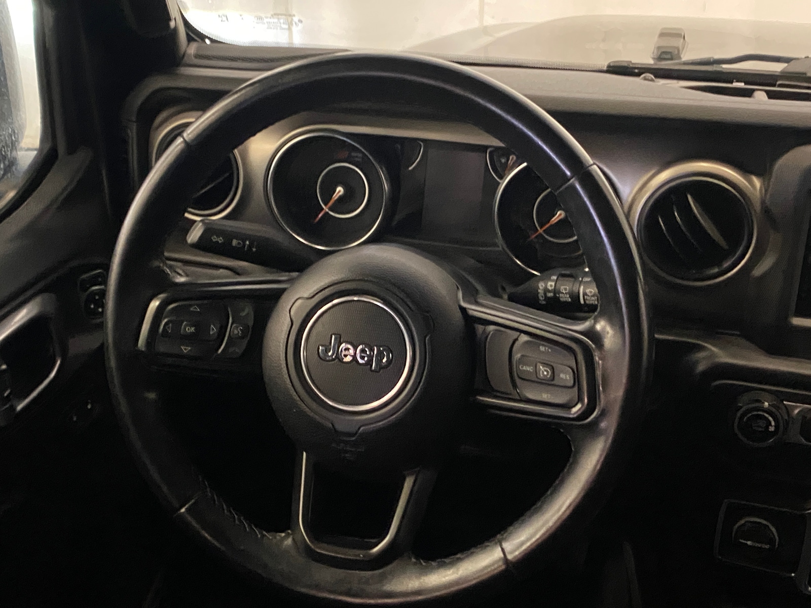 Thumbnail: 2020 Jeep Wrangler - 5