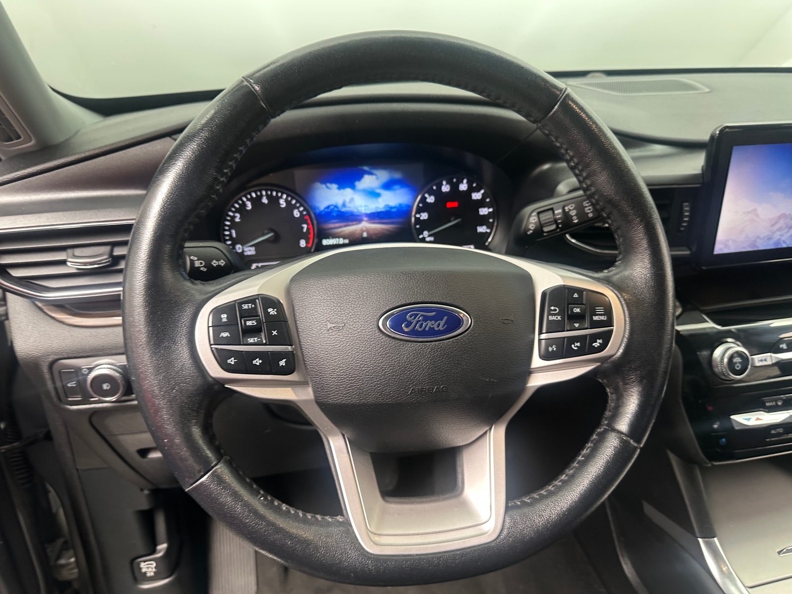 Thumbnail: 2021 Ford Explorer - 4