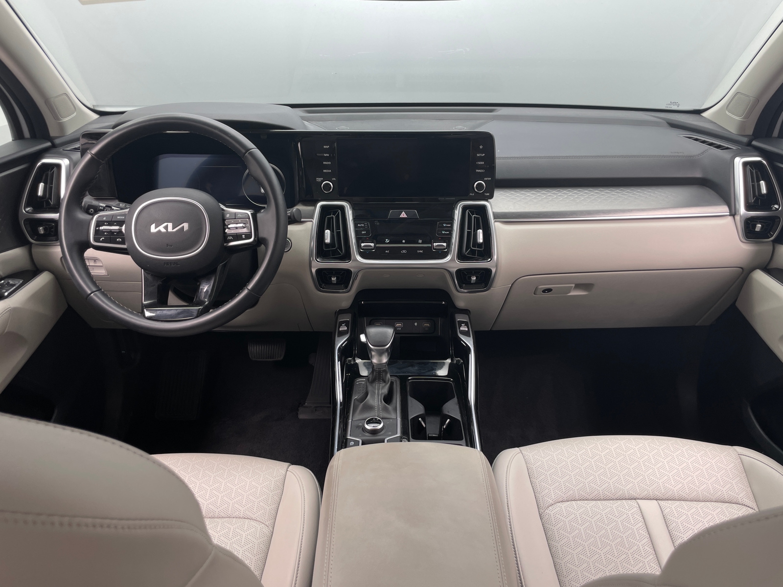 Thumbnail: 2023 Kia Sorento - 2