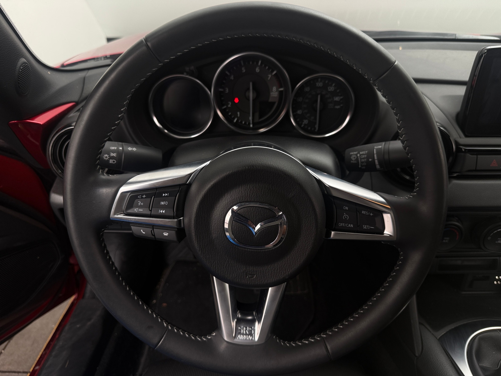 Thumbnail: 2022 Mazda MX-5 Miata - 4