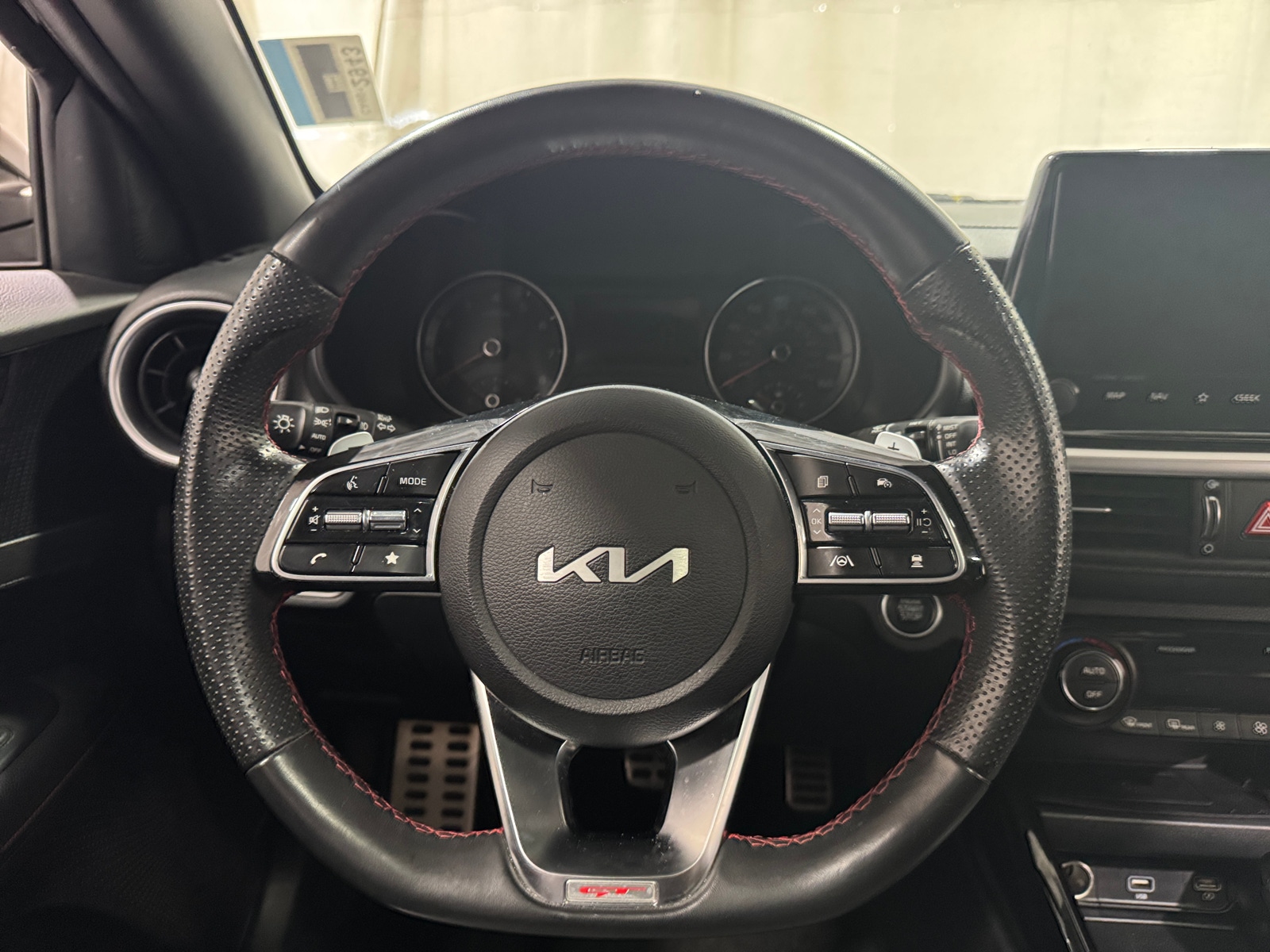 Thumbnail: 2023 Kia Forte - 5