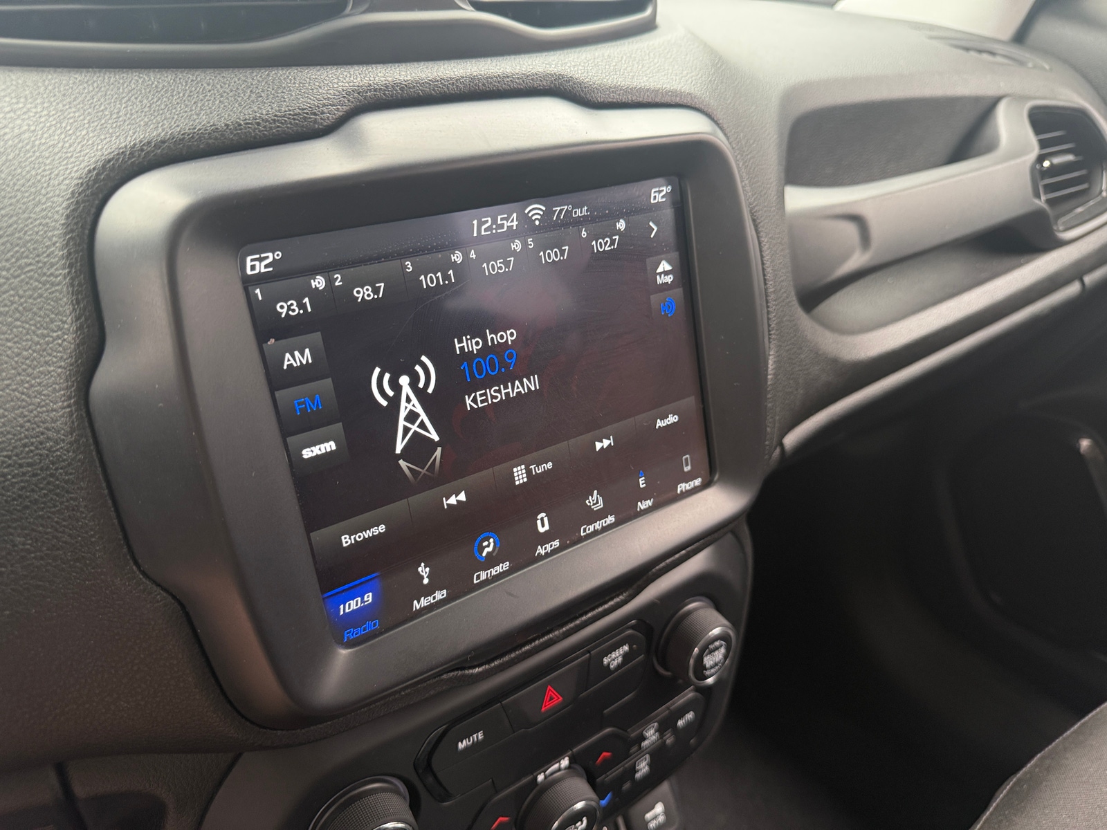 Thumbnail: 2019 Jeep Renegade - 4