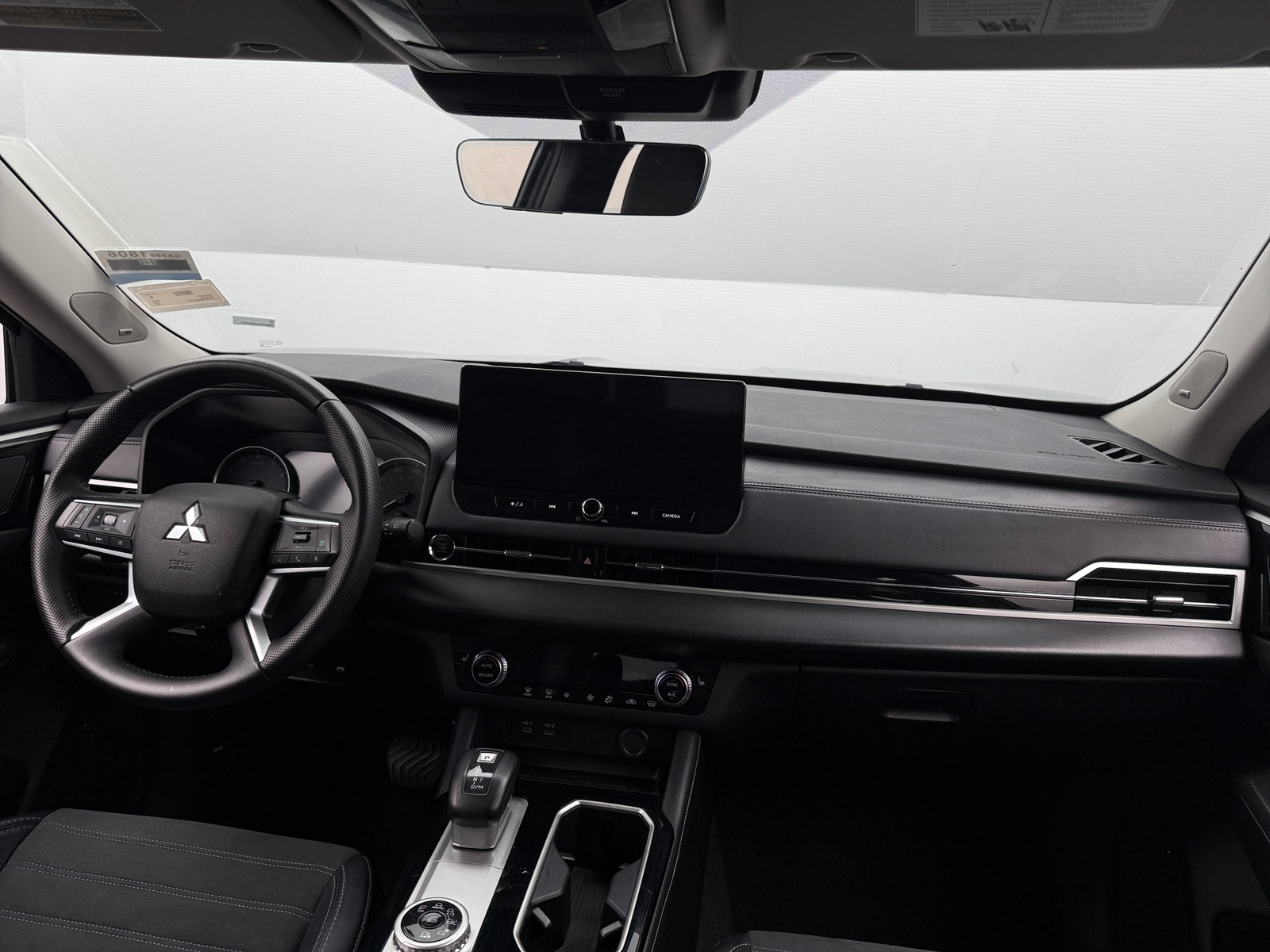 Thumbnail: 2025 Mitsubishi Outlander - 2
