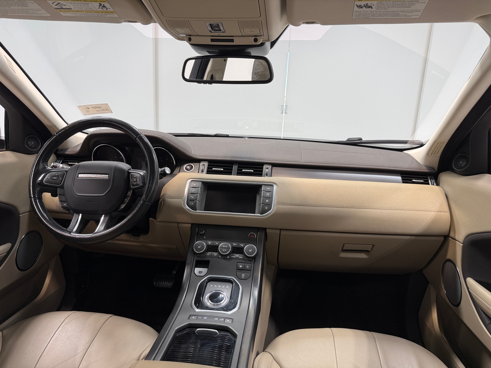 Thumbnail: 2019 Land Rover Range Rover Evoque - 3