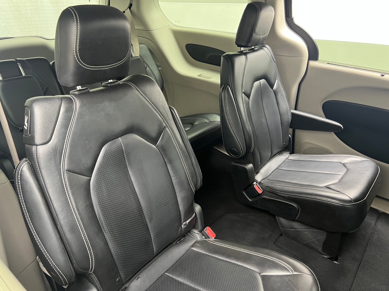 Thumbnail: 2023 Chrysler Pacifica - 5