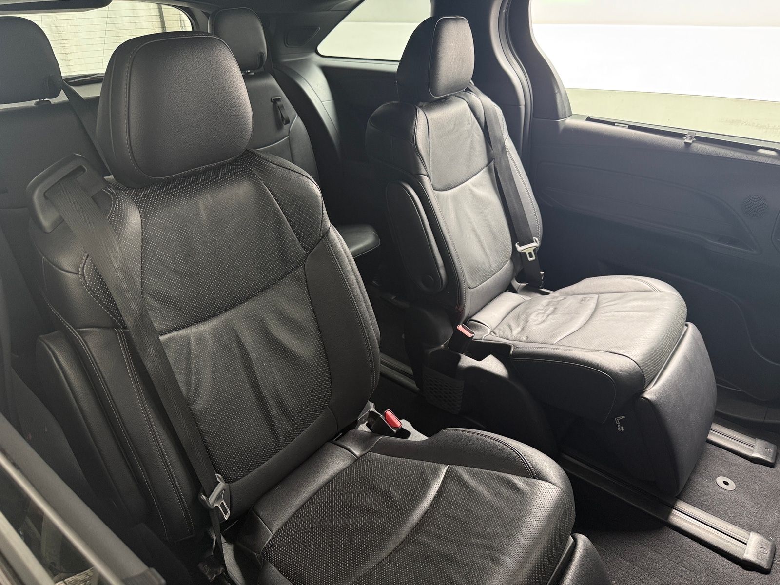 Thumbnail: 2023 Toyota Sienna - 5