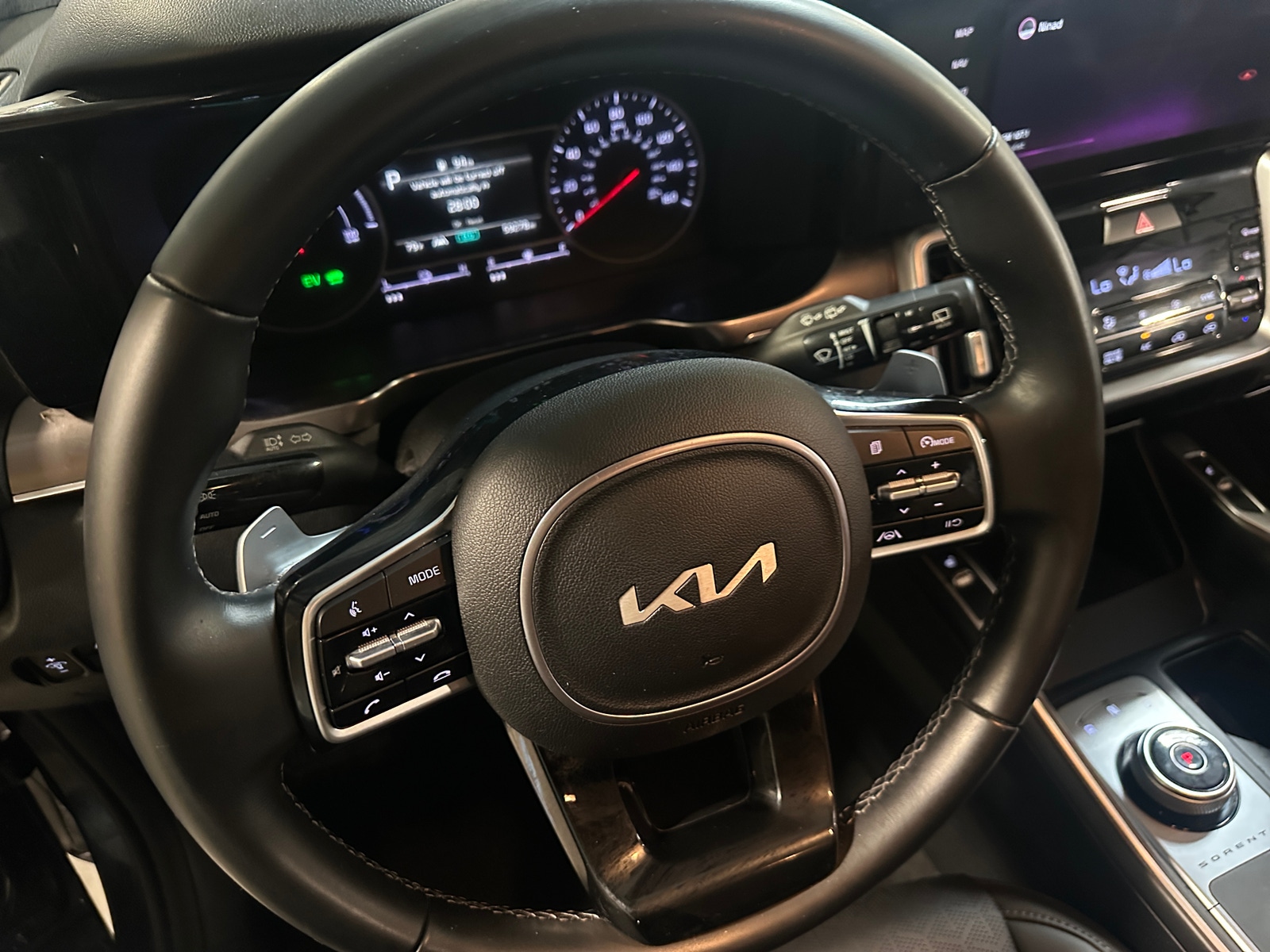 Thumbnail: 2022 Kia Sorento - 4