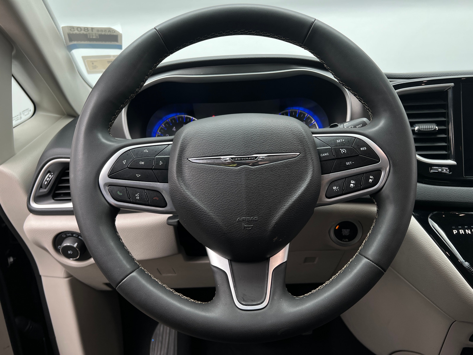 Thumbnail: 2024 Chrysler Pacifica - 4