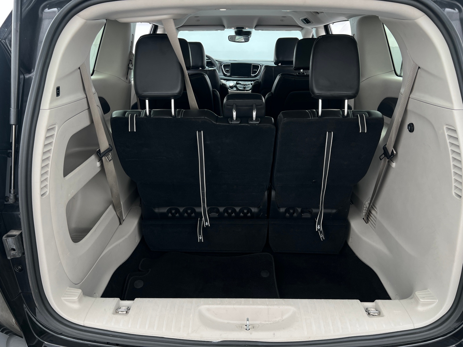 Thumbnail: 2024 Chrysler Pacifica - 6
