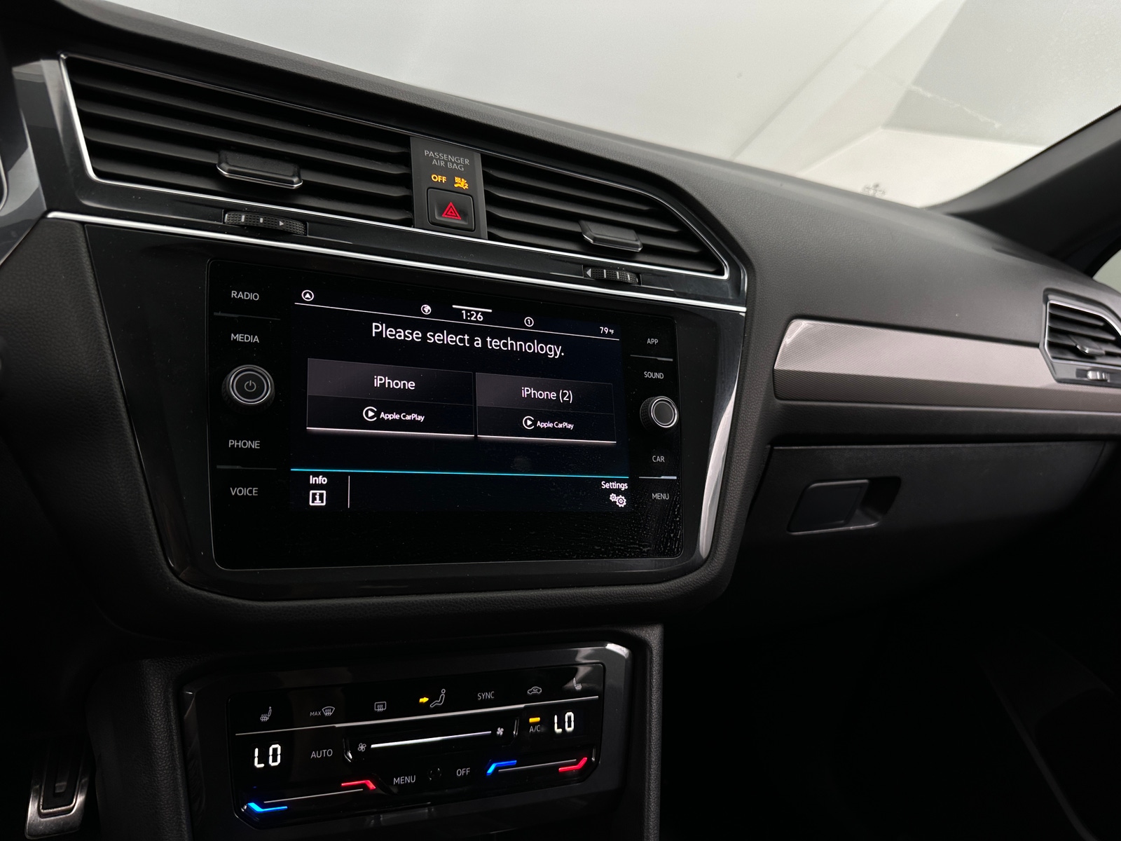 Thumbnail: 2023 Volkswagen Tiguan - 3