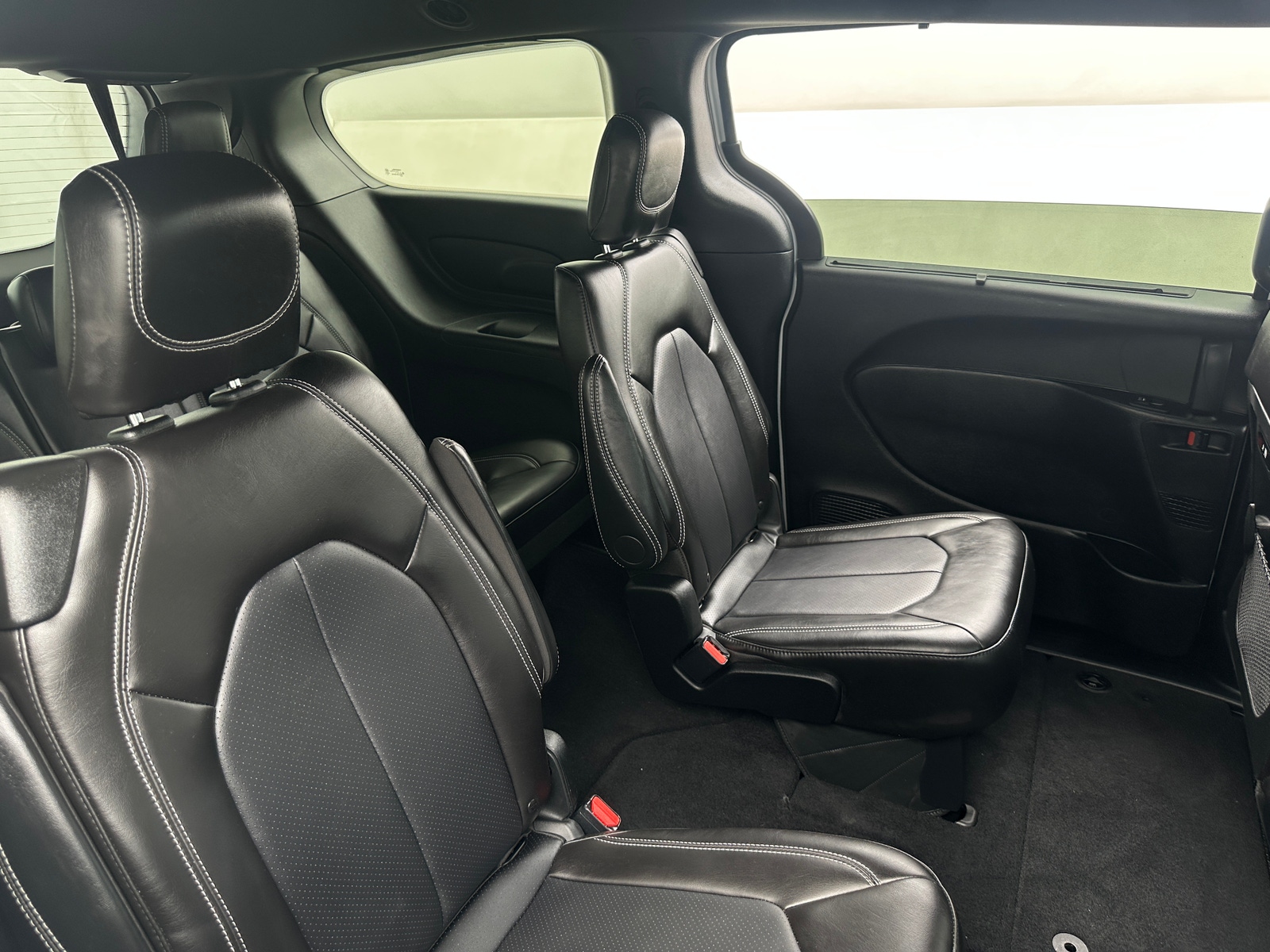 Thumbnail: 2026 Chrysler Pacifica - 5
