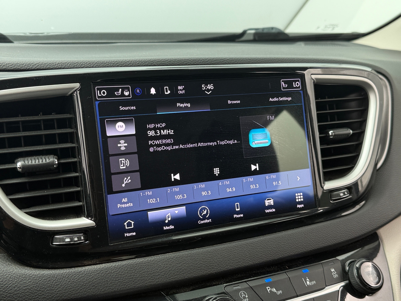 Thumbnail: 2024 Chrysler Pacifica - 3