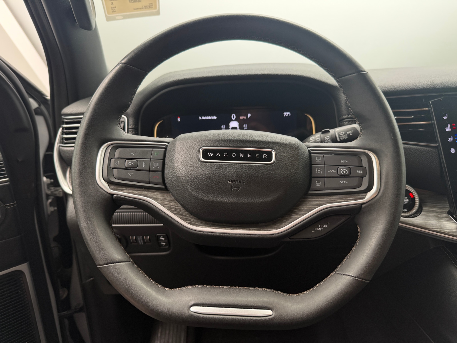 Thumbnail: 2024 Jeep Wagoneer - 4