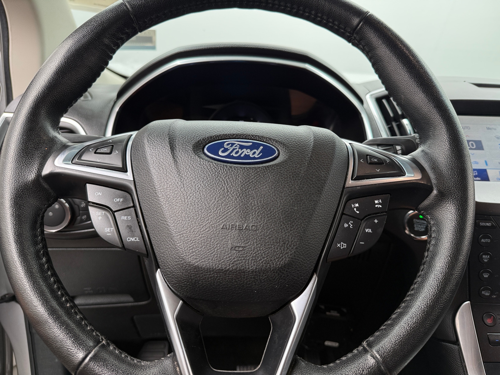 Thumbnail: 2019 Ford Edge - 4