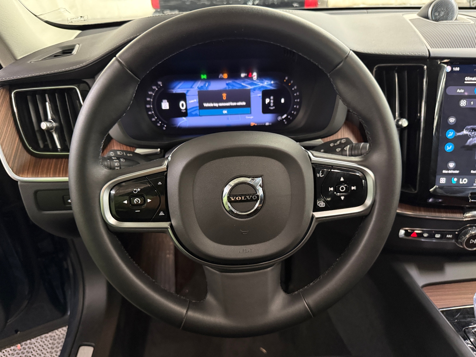 Thumbnail: 2024 Volvo XC60 - 4