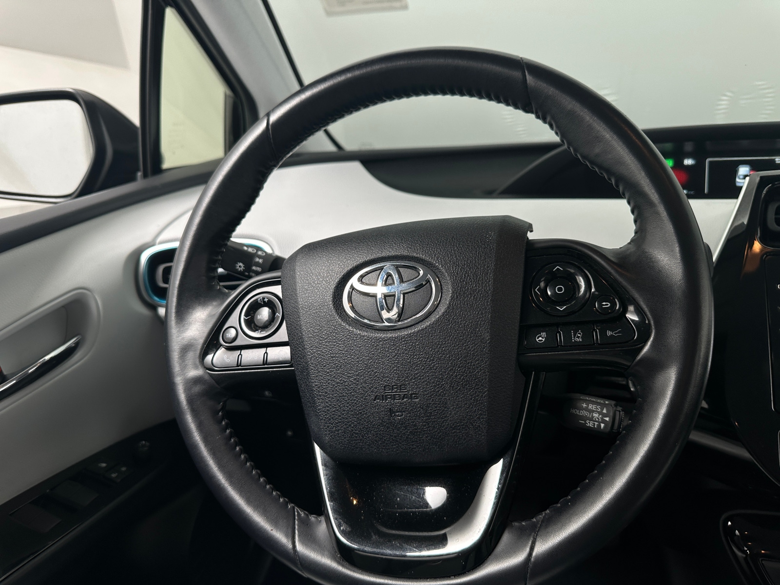 Thumbnail: 2021 Toyota Prius - 4