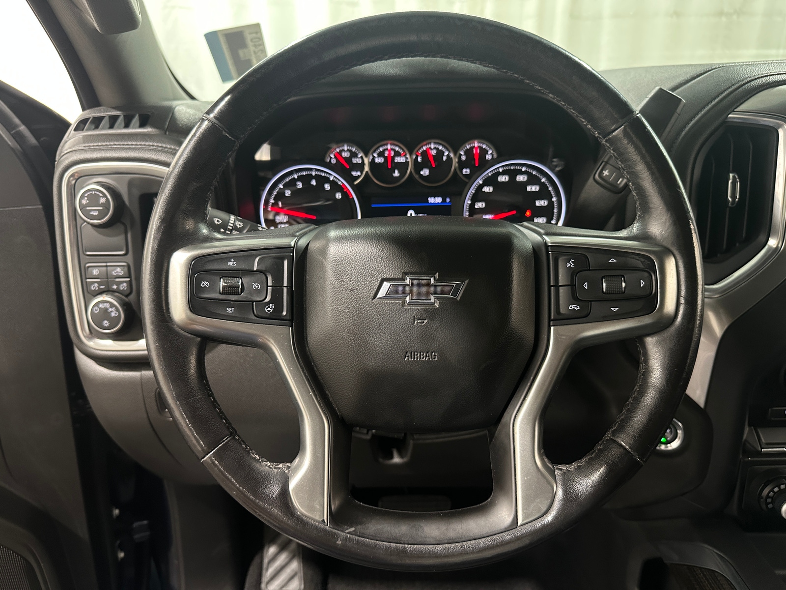Thumbnail: 2019 Chevrolet Silverado 1500 - 5