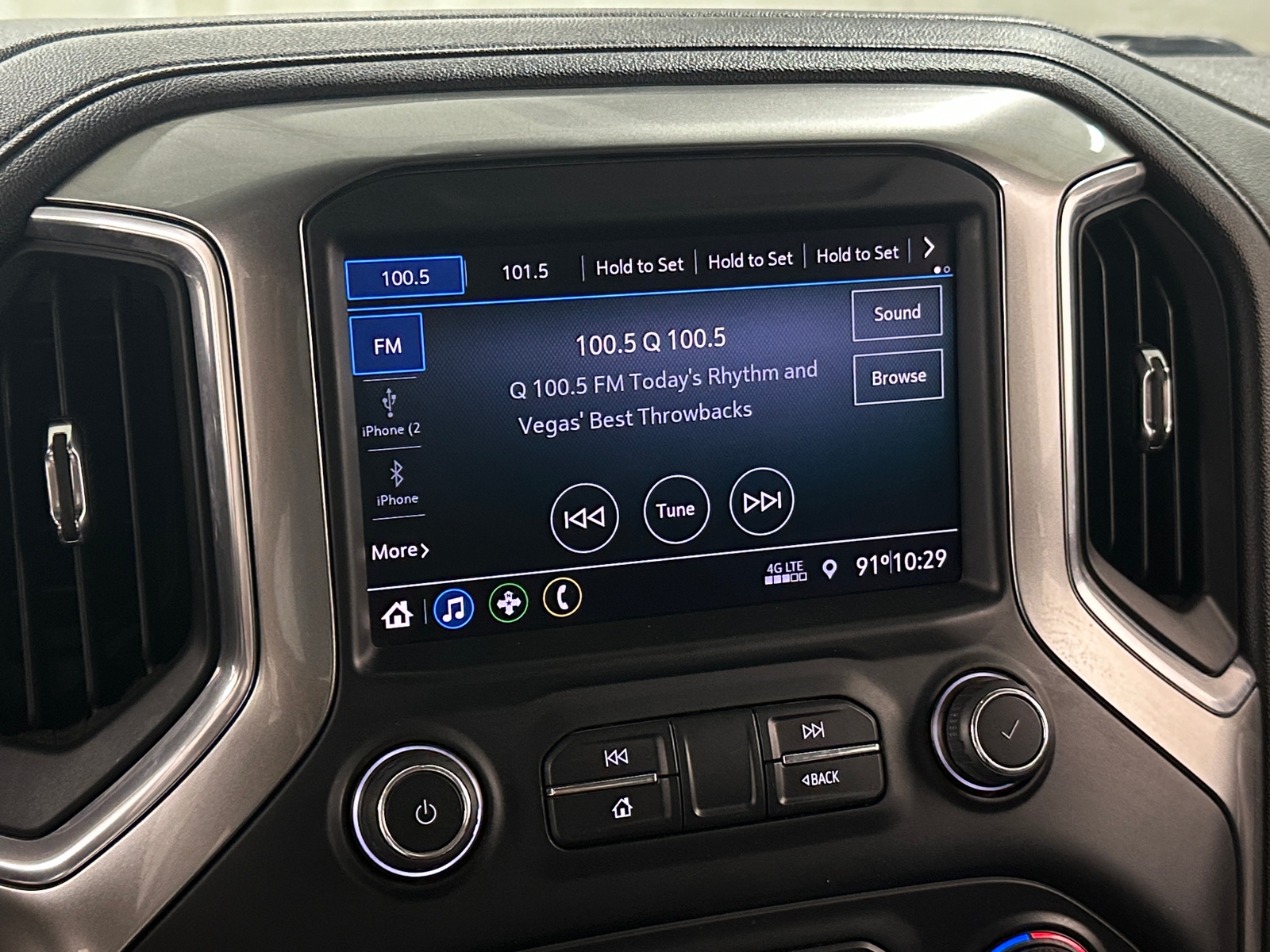 Thumbnail: 2019 Chevrolet Silverado 1500 - 4