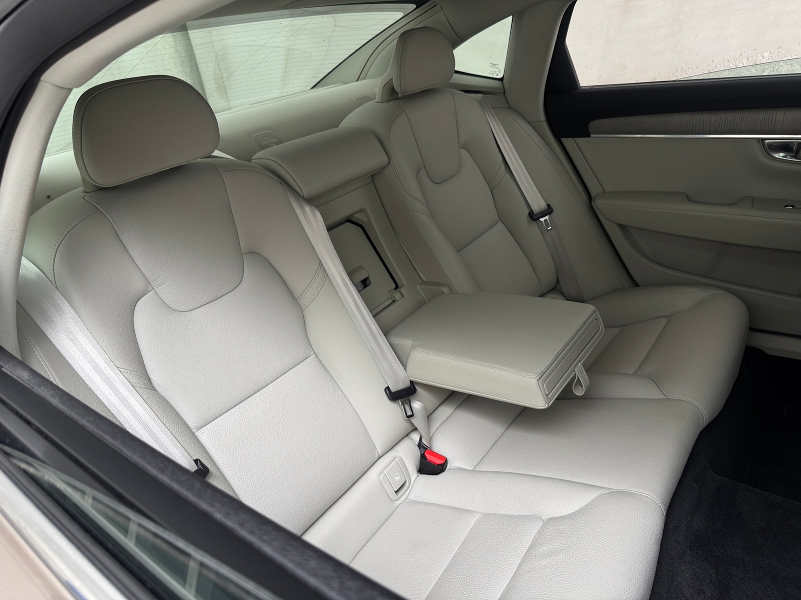 Thumbnail: 2023 Volvo S90 - 5