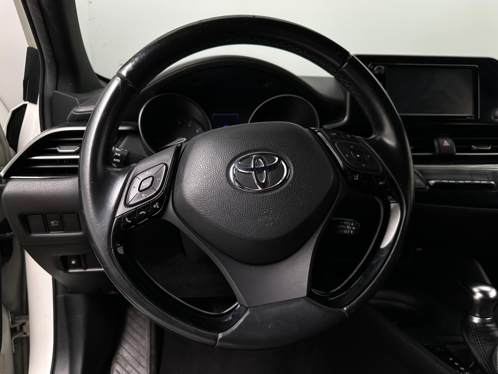 Thumbnail: 2018 Toyota C-HR - 5