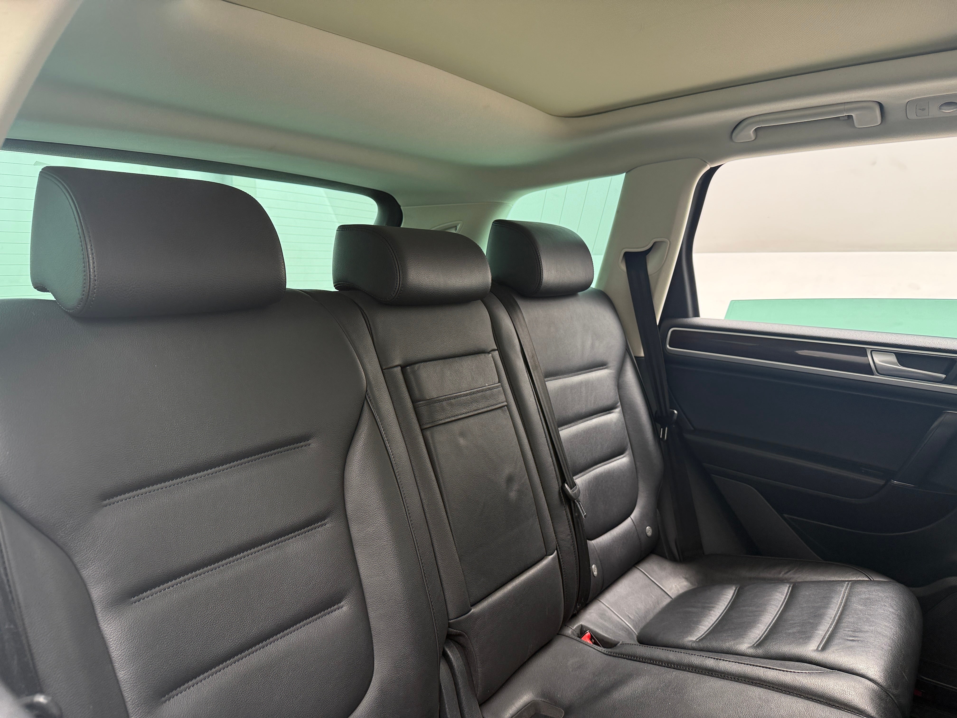 2016 Volkswagen Touareg Lux - Photo 4