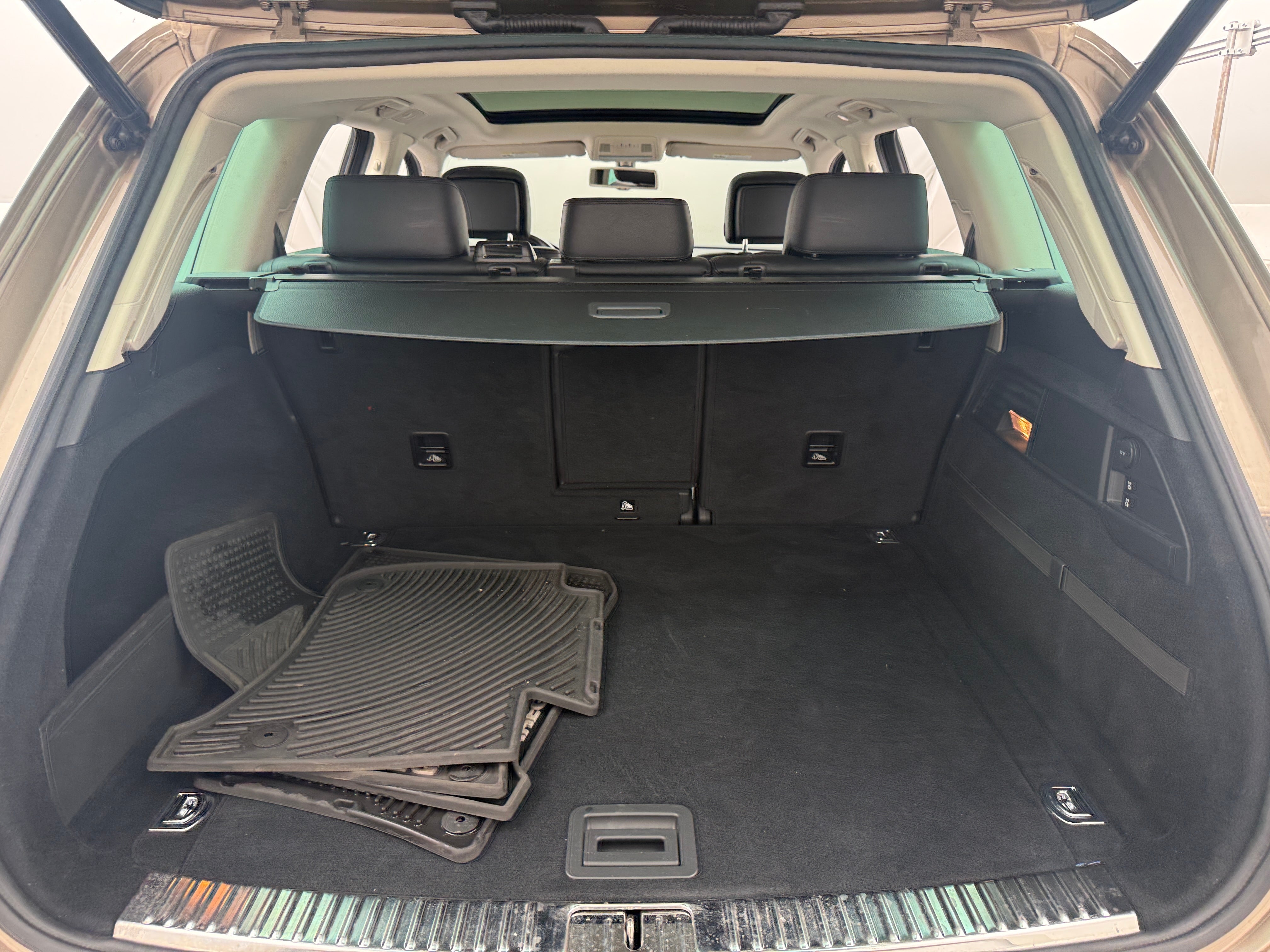 2016 Volkswagen Touareg Lux - Photo 2
