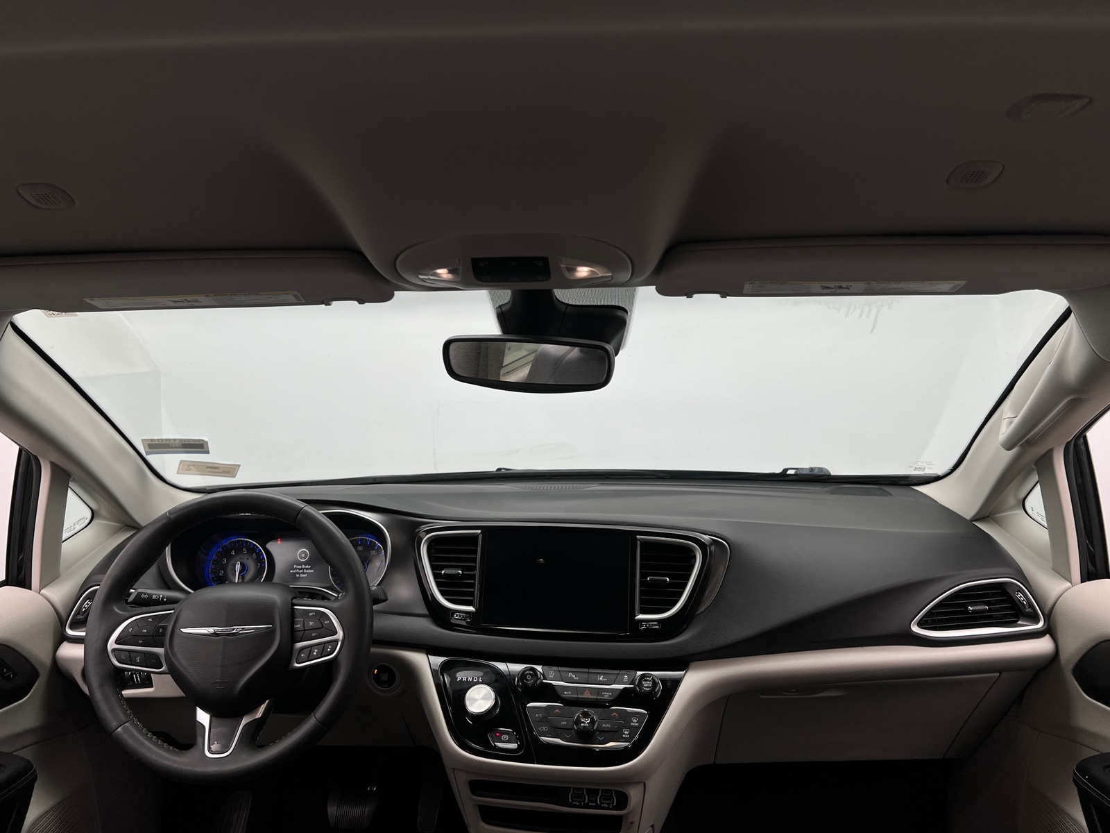Thumbnail: 2024 Chrysler Pacifica - 3