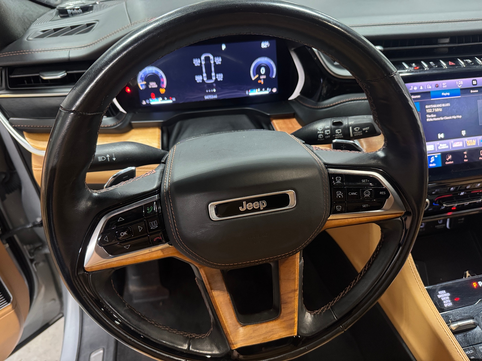 Thumbnail: 2022 Jeep Grand Cherokee L - 4