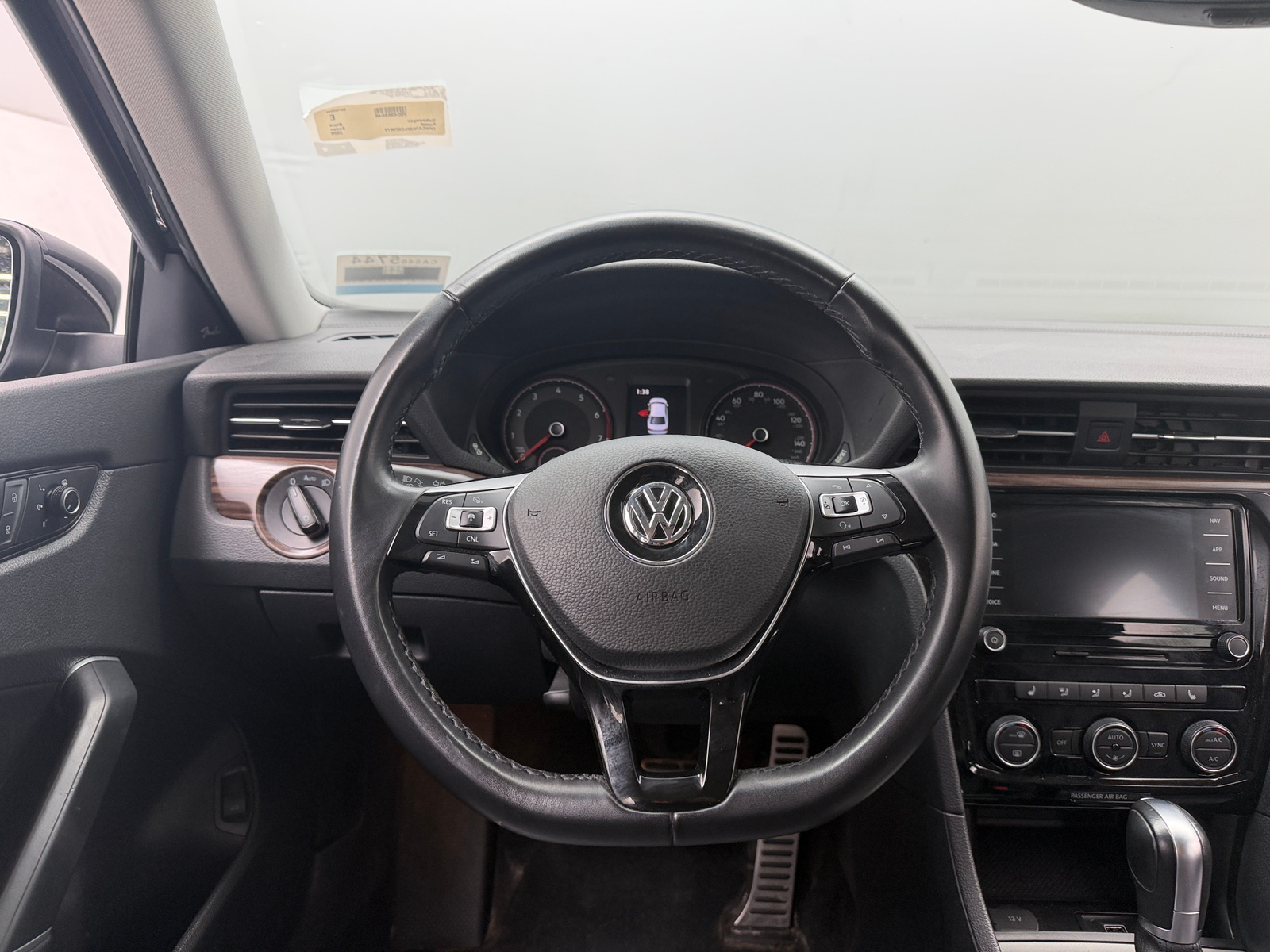 Thumbnail: 2020 Volkswagen Passat - 4