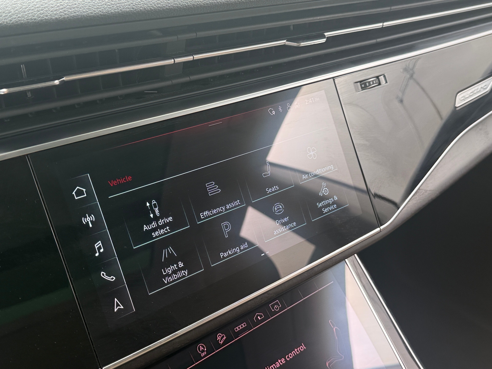 Thumbnail: 2023 Audi Q8 - 3