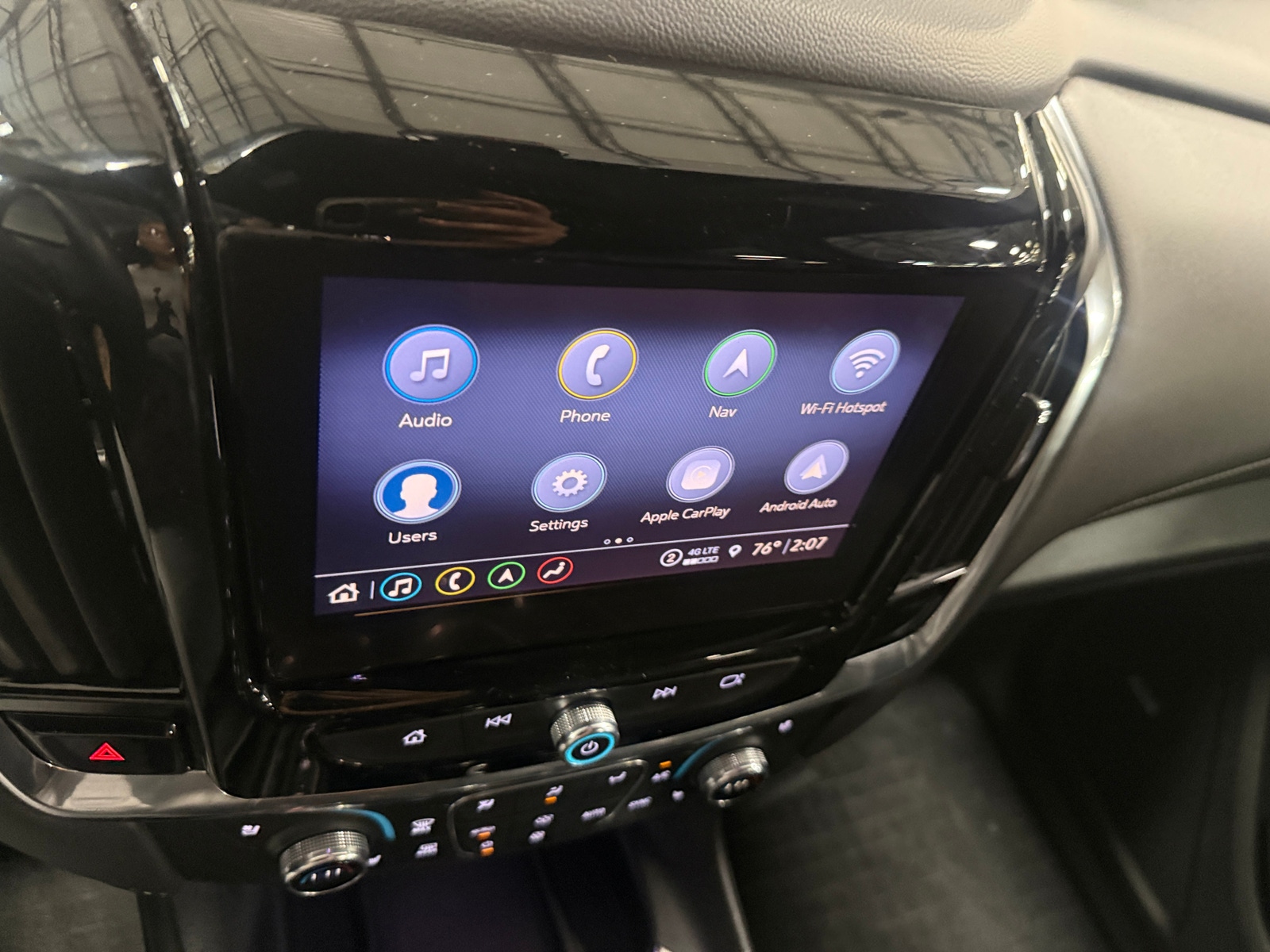 Thumbnail: 2023 Chevrolet Traverse - 3