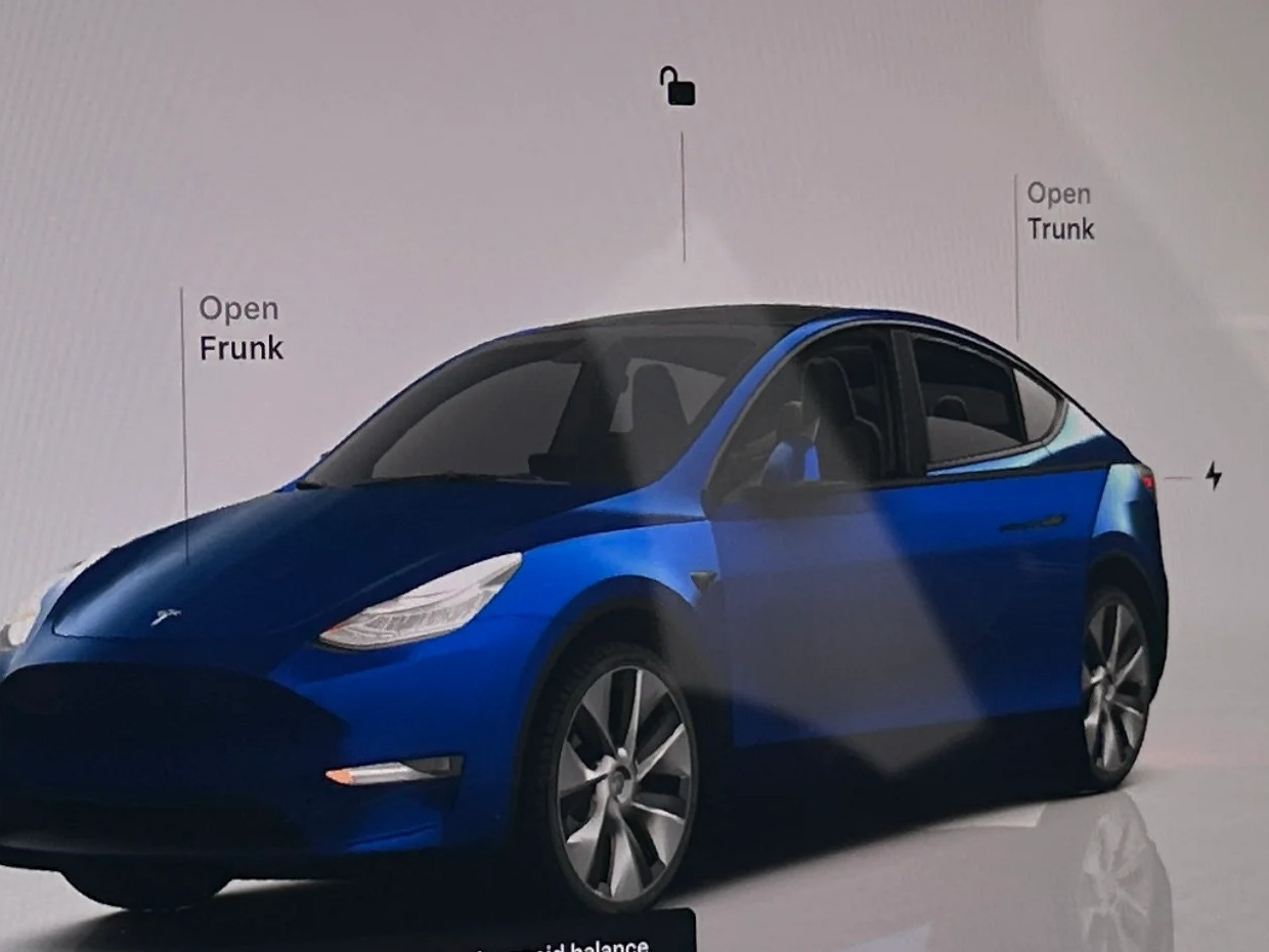 Thumbnail: 2023 Tesla Model Y - 3