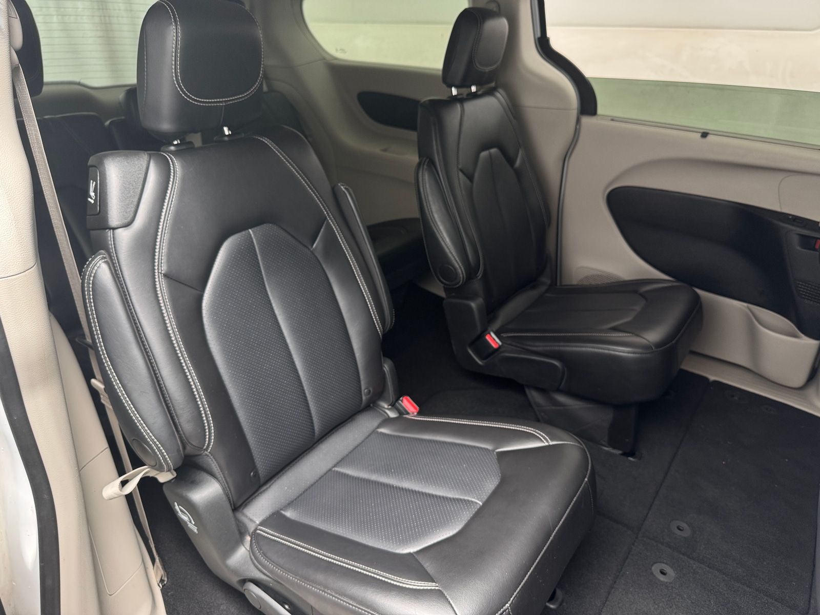 Thumbnail: 2024 Chrysler Pacifica - 5