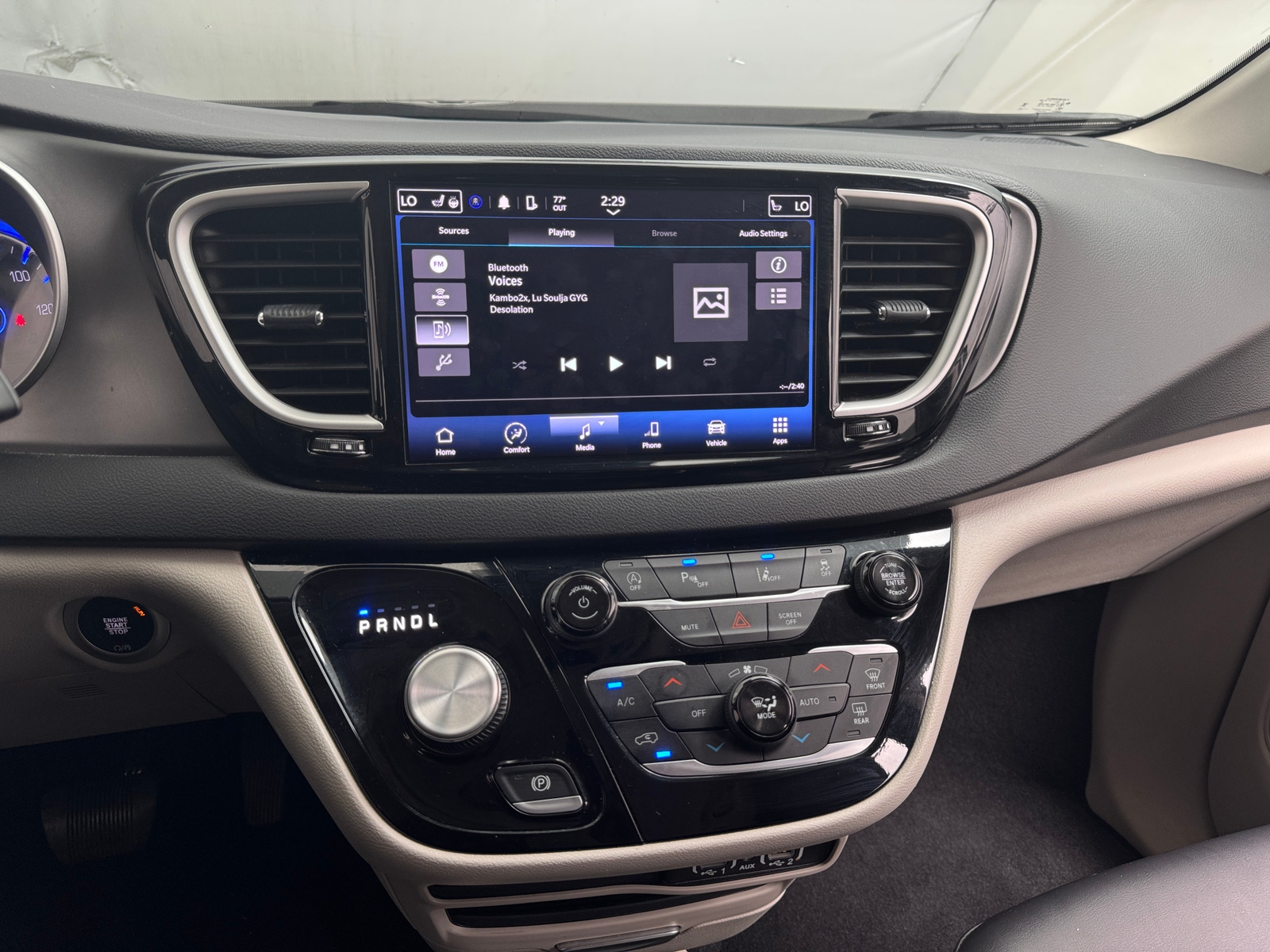 Thumbnail: 2024 Chrysler Pacifica - 3