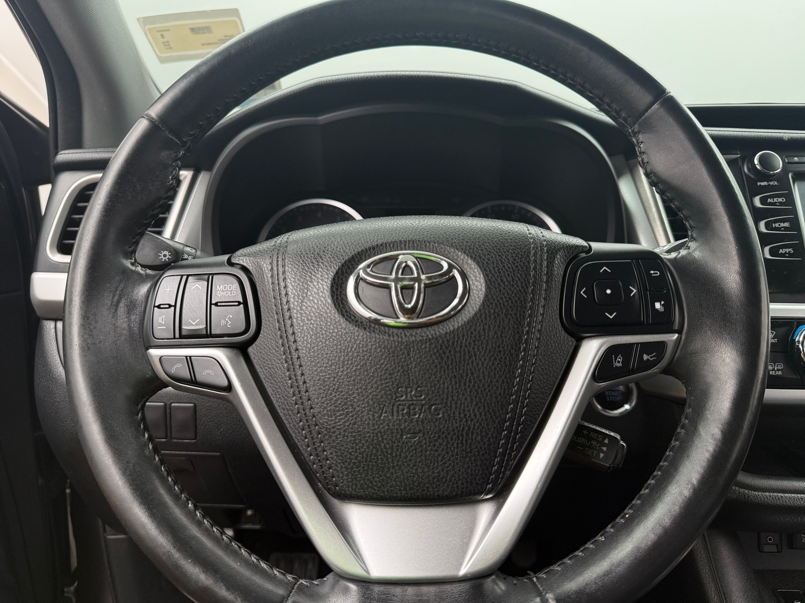 Thumbnail: 2017 Toyota Highlander - 4